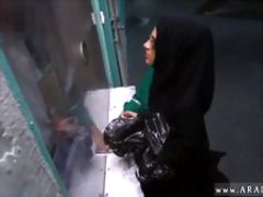 Muslim girl punished The problem was that she only had foreign money 